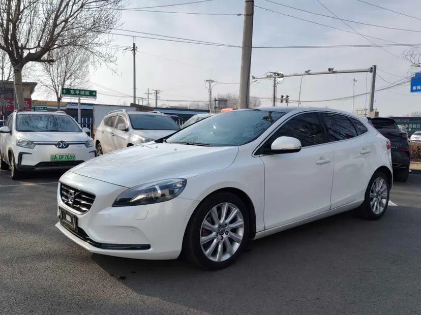 Volvo V40  из Китая