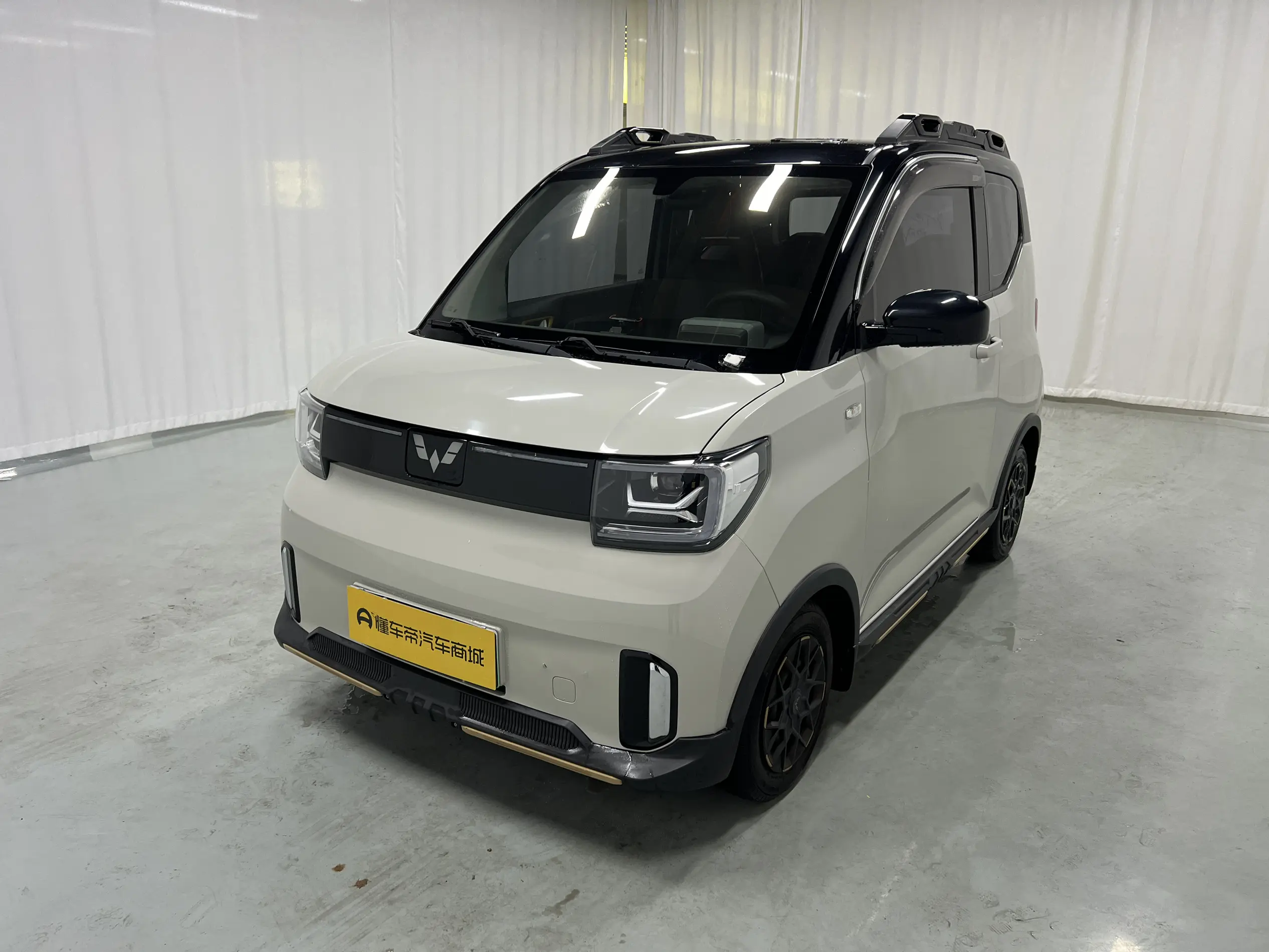 Wuling Hongguang MINIEV  из Китая