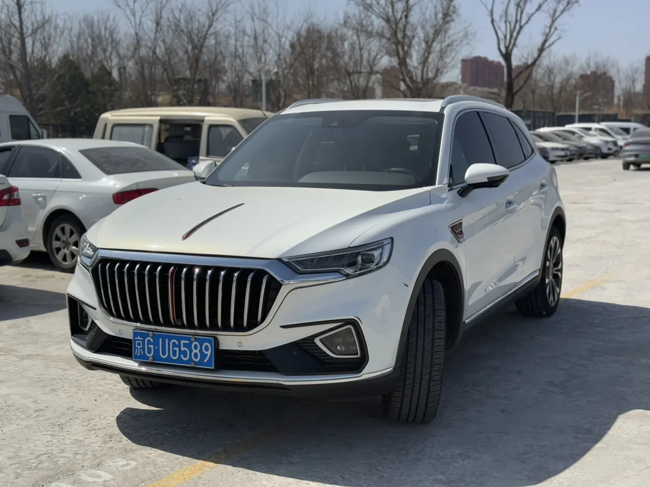 Hongqi HS5