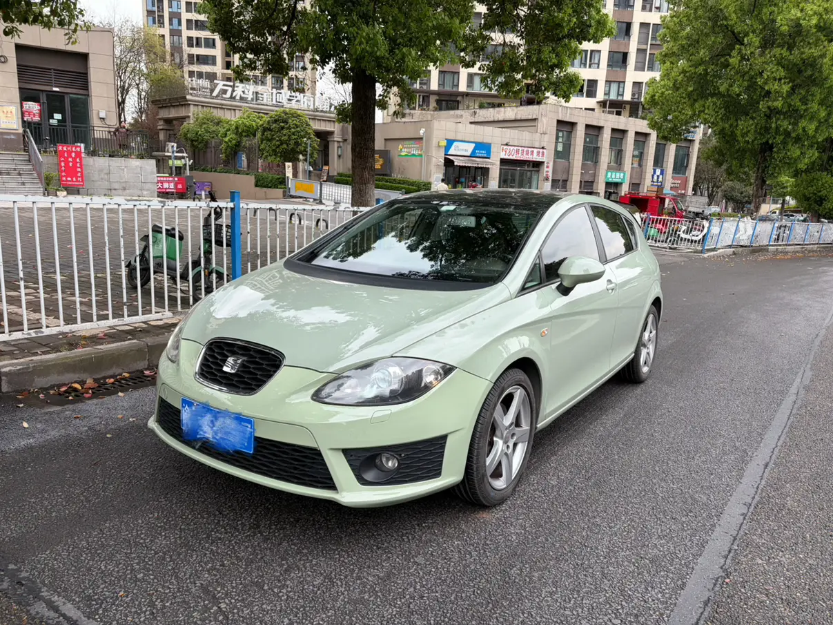 SEAT LEON  из Китая