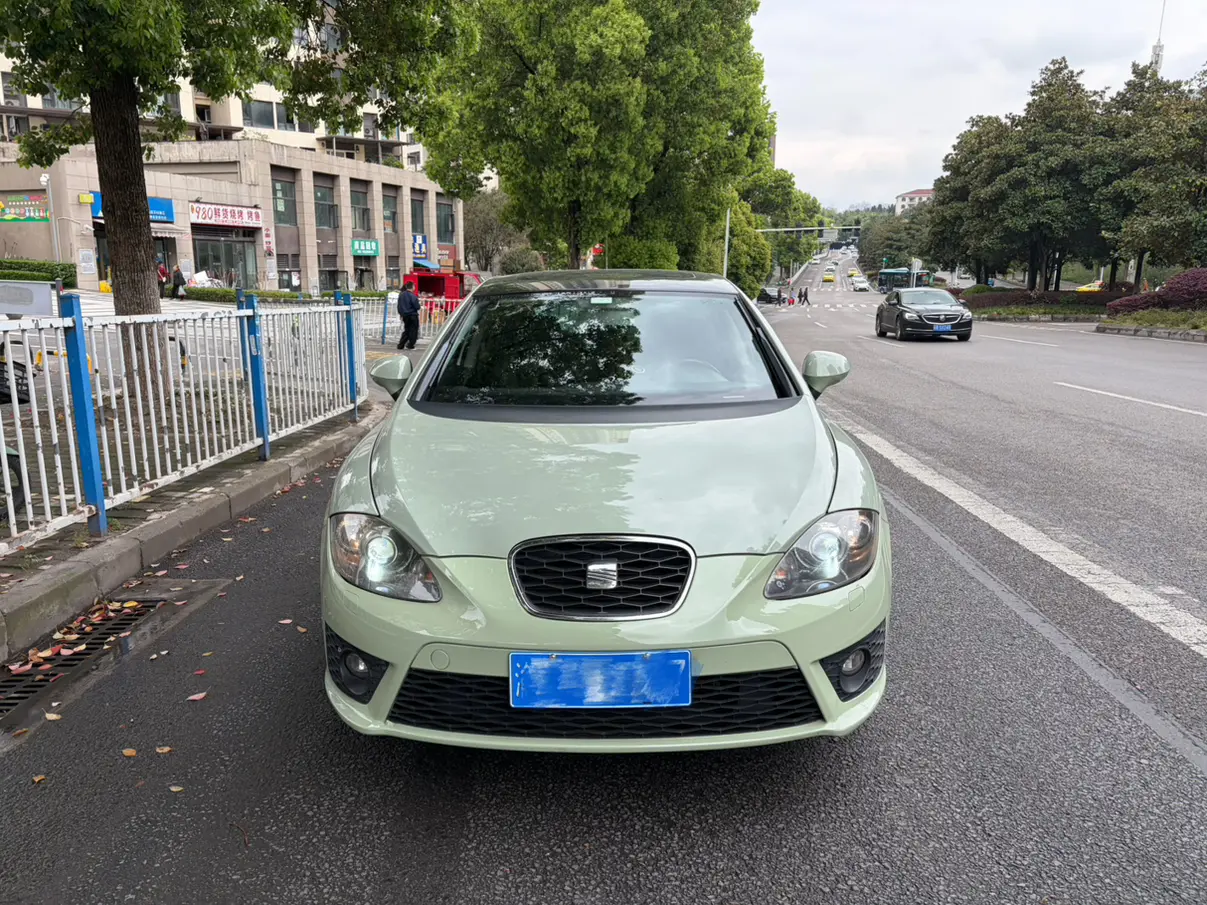 SEAT LEON  из Китая