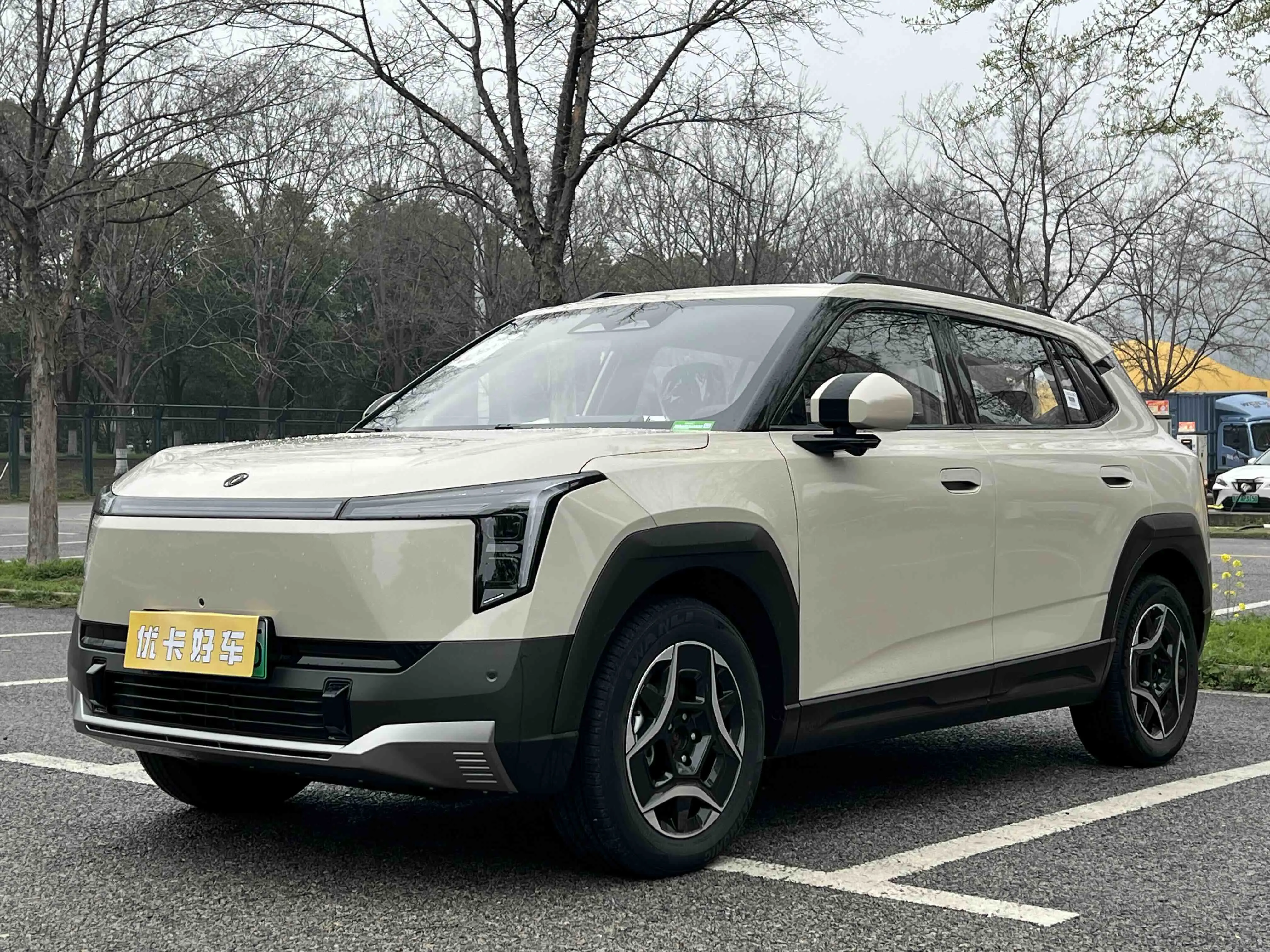 Dongfeng Nano 06  из Китая