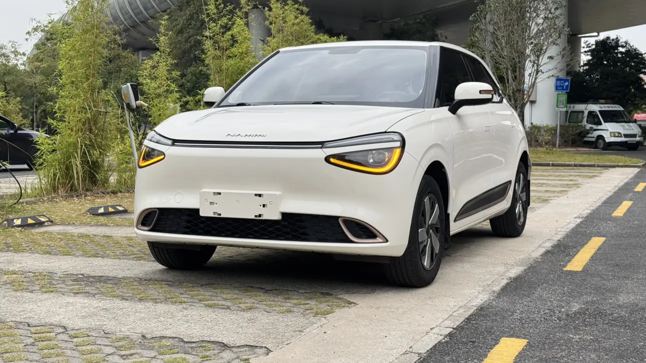 Dongfeng Nano 01  из Китая