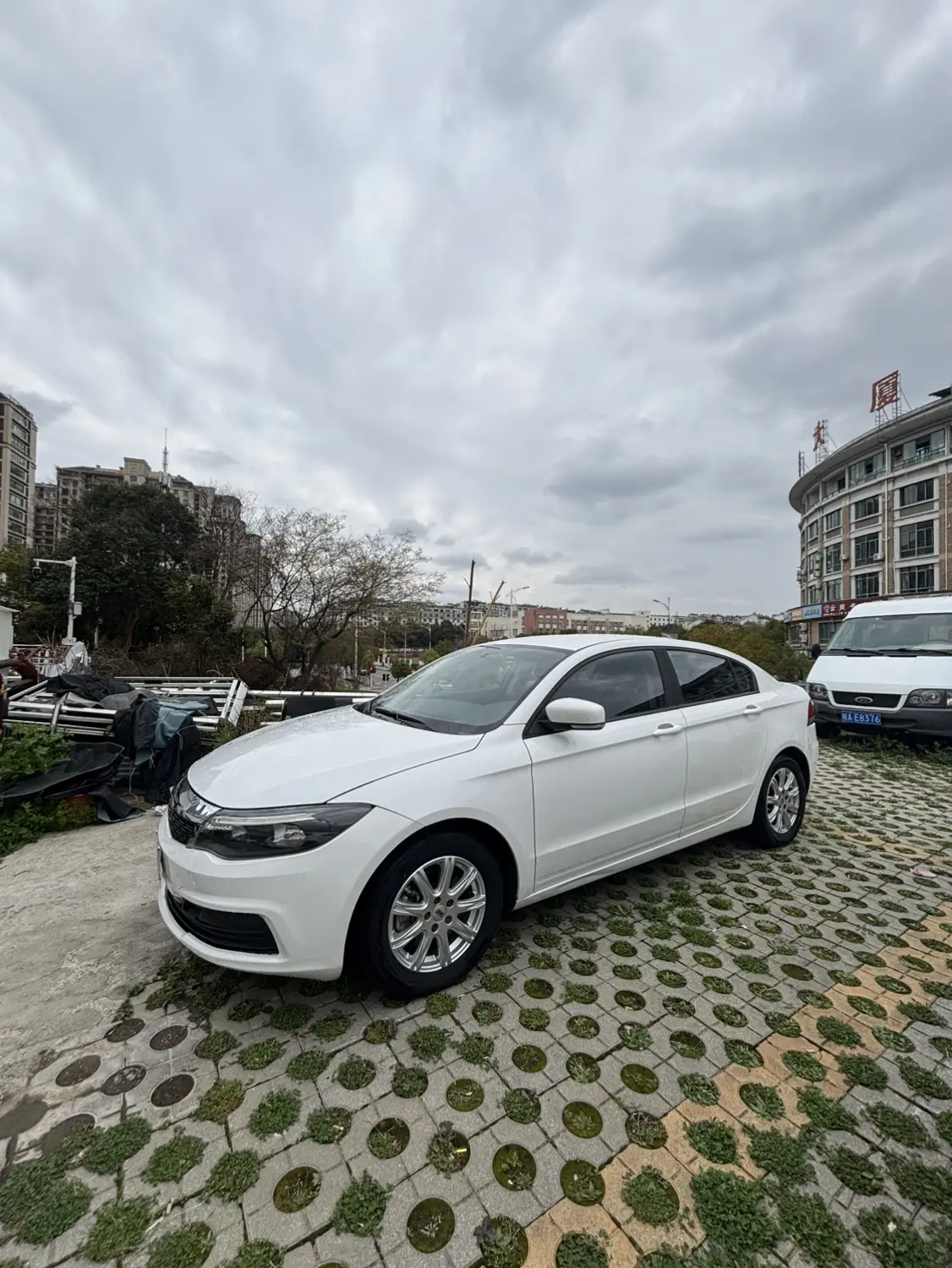 Qoros 3