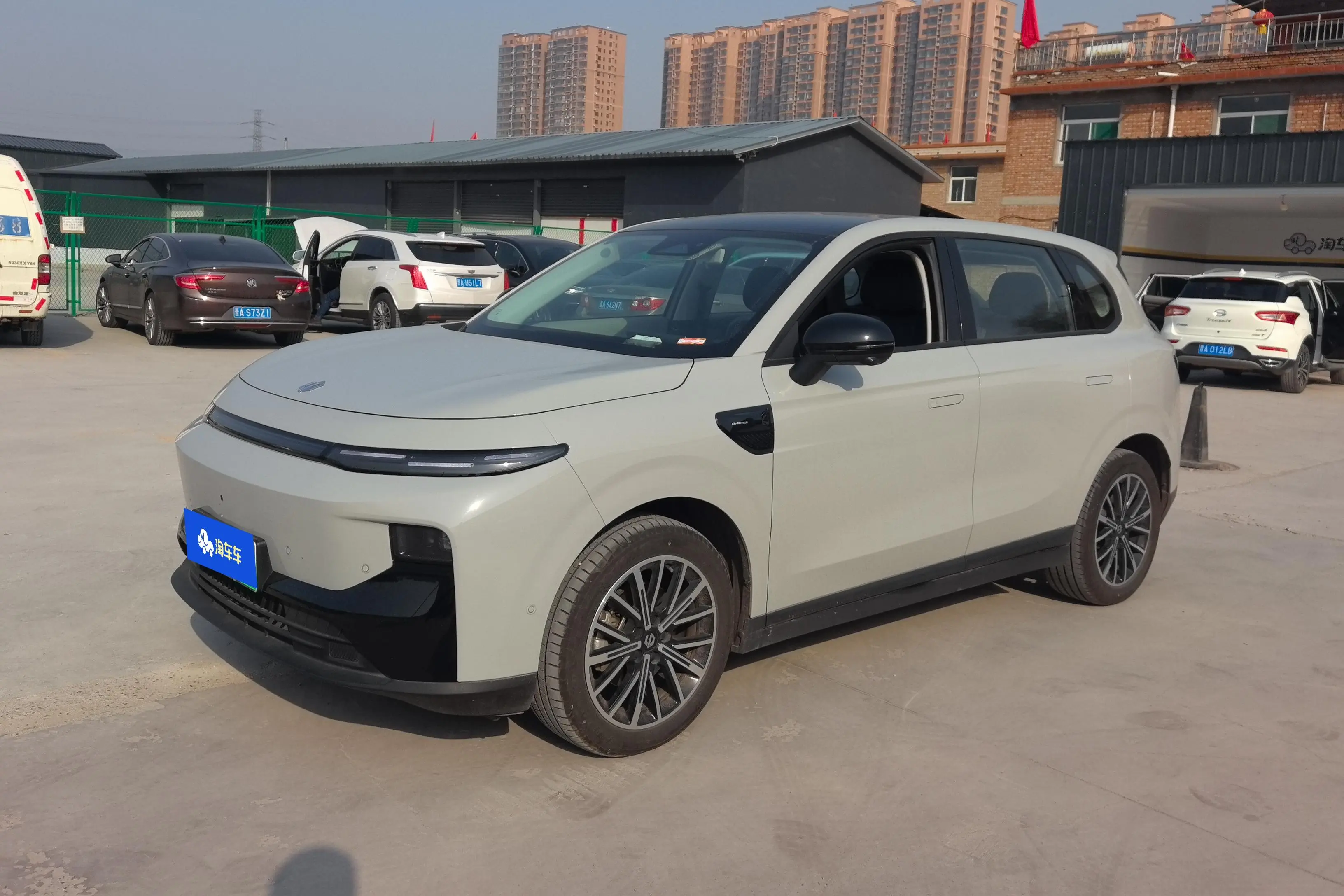 Leapmotor B10
