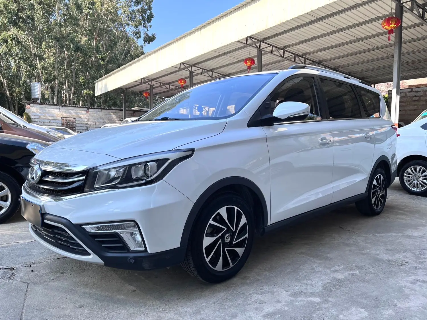 Oshan Changan Auchan A800