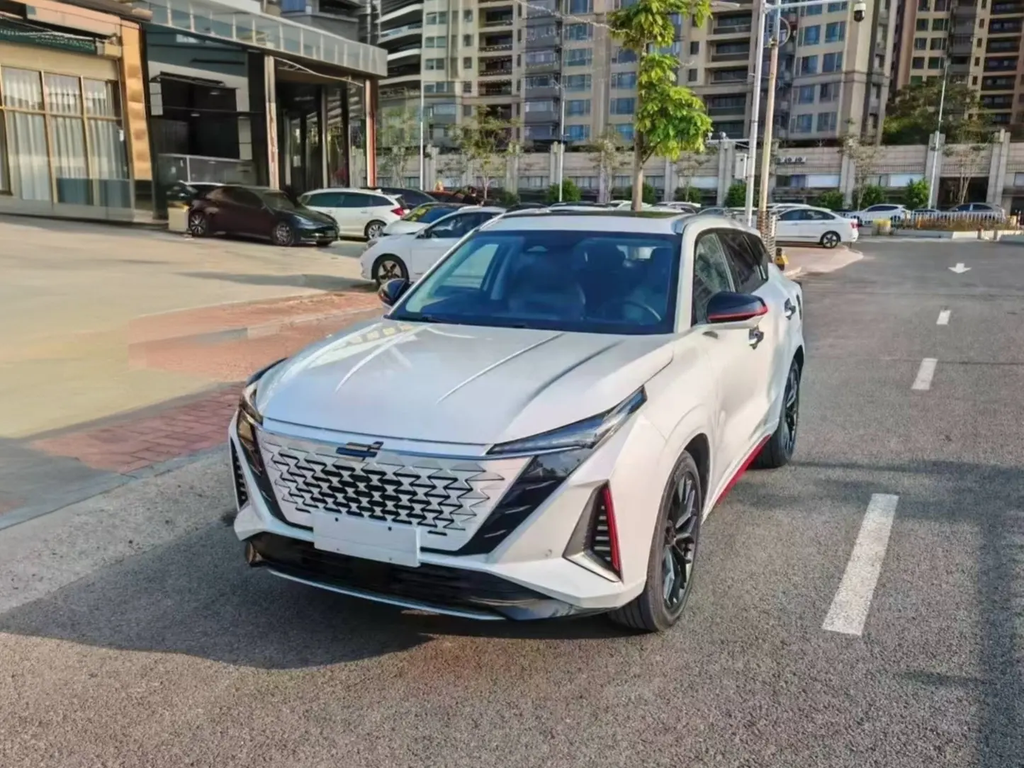Oshan Changan Auchan Z6