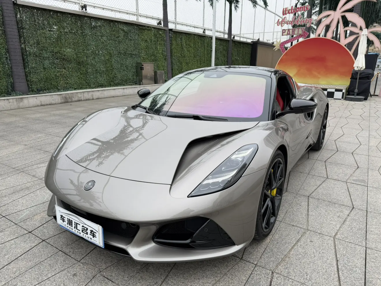 Lotus Emira  из Китая