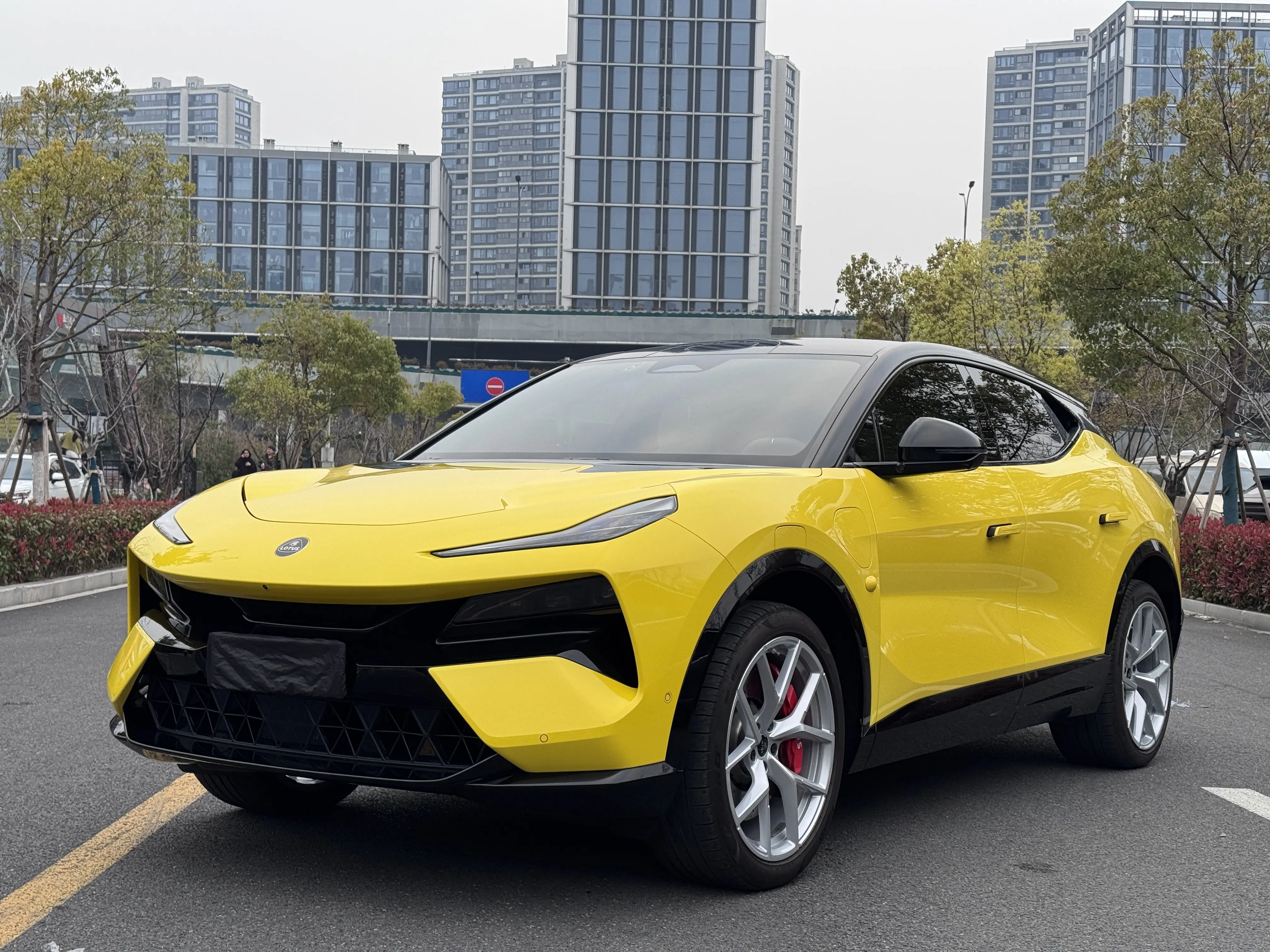 Lotus Eletre  из Китая