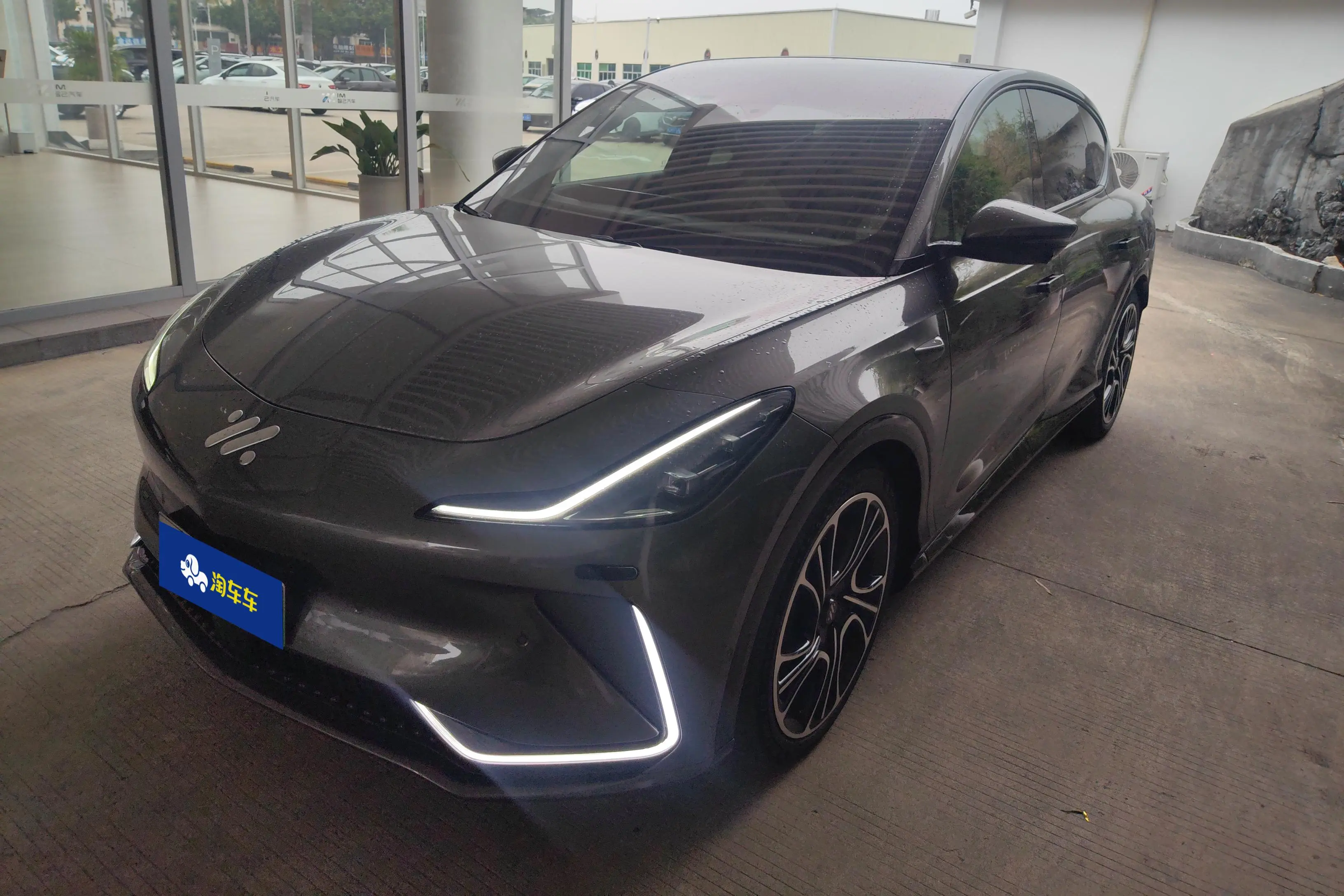 Zhiji LS7  из Китая