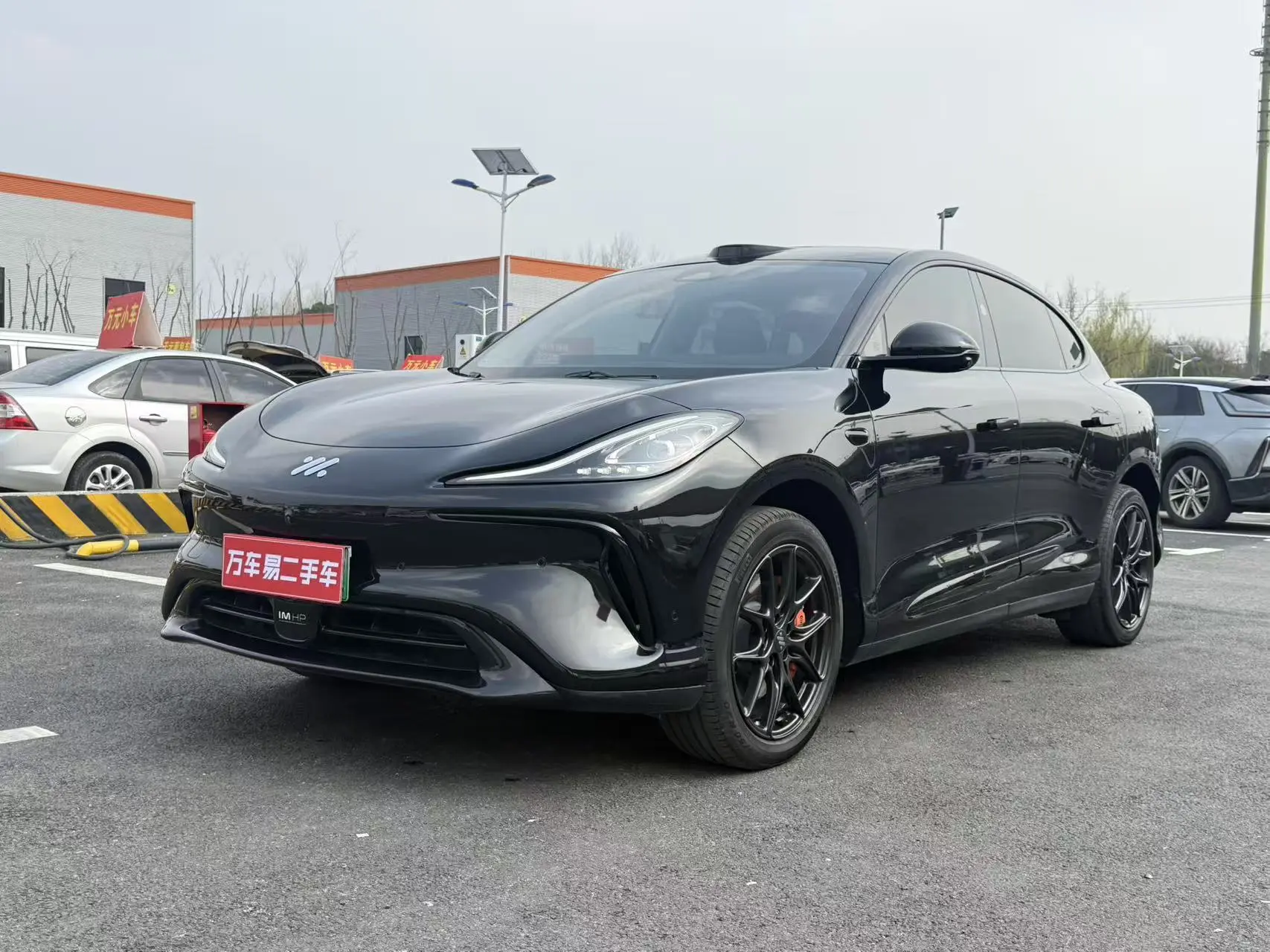 Zhiji LS6  из Китая