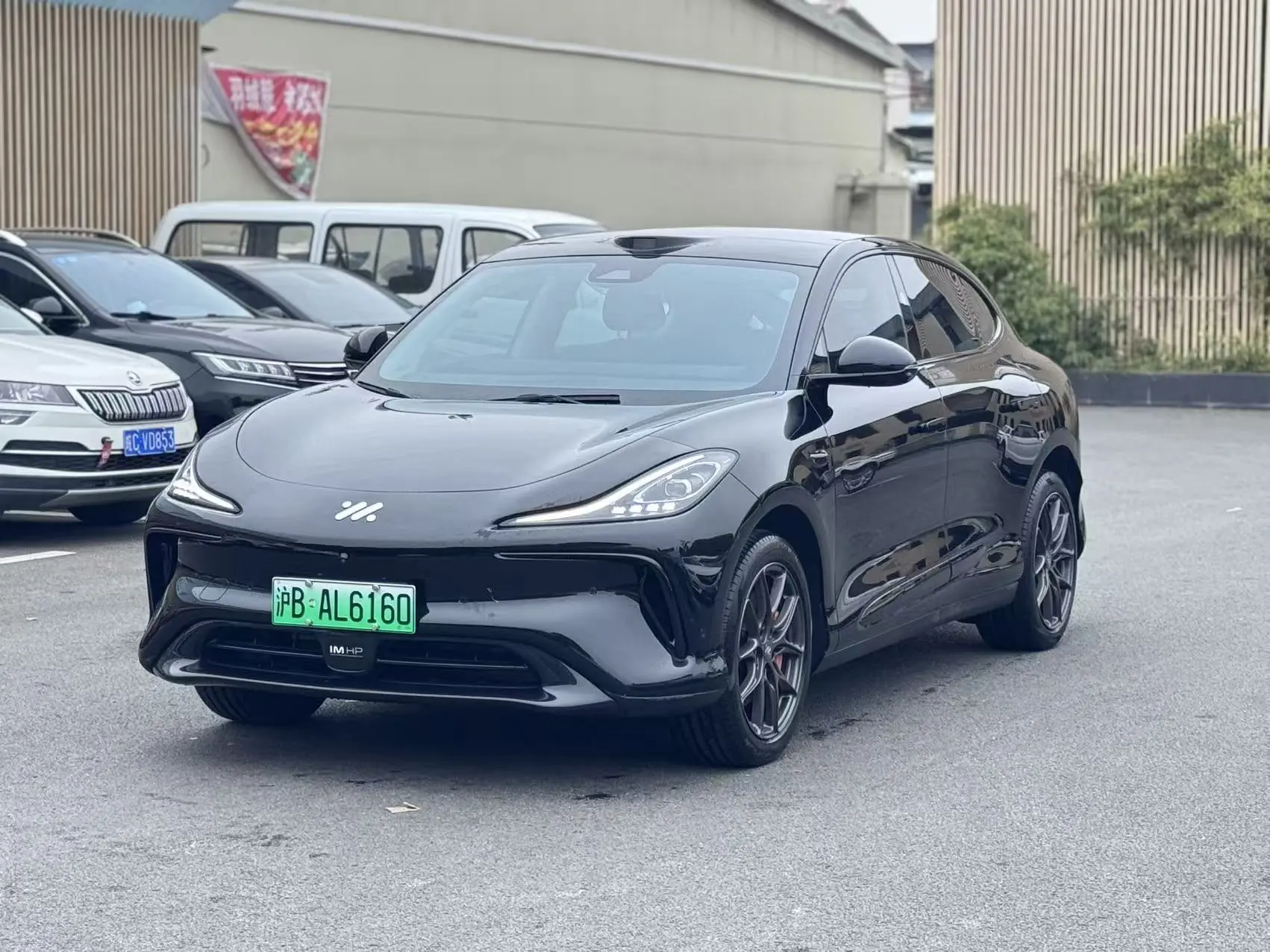 Zhiji LS6  из Китая