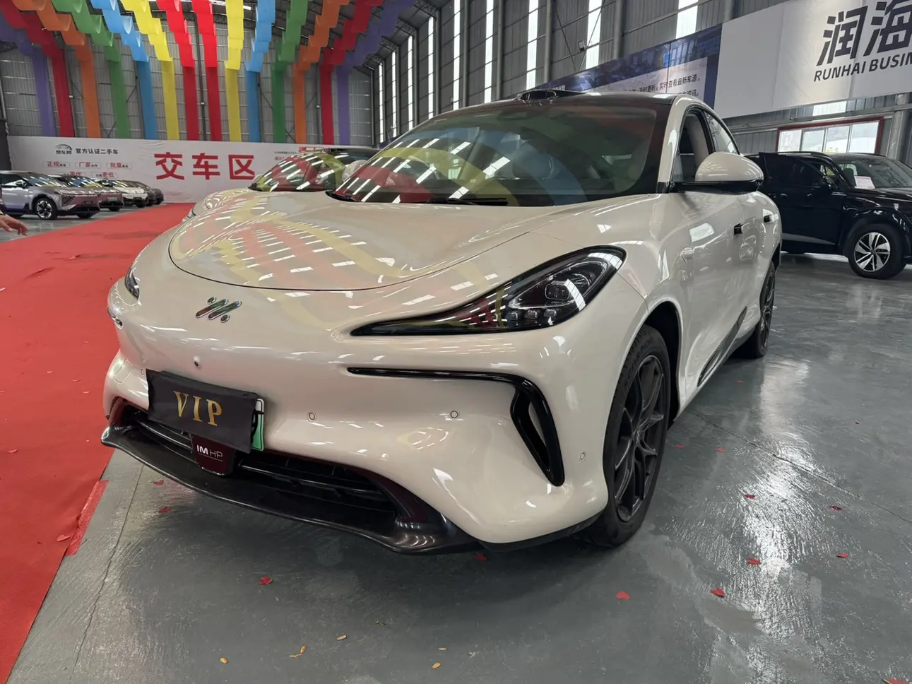 Zhiji LS6  из Китая