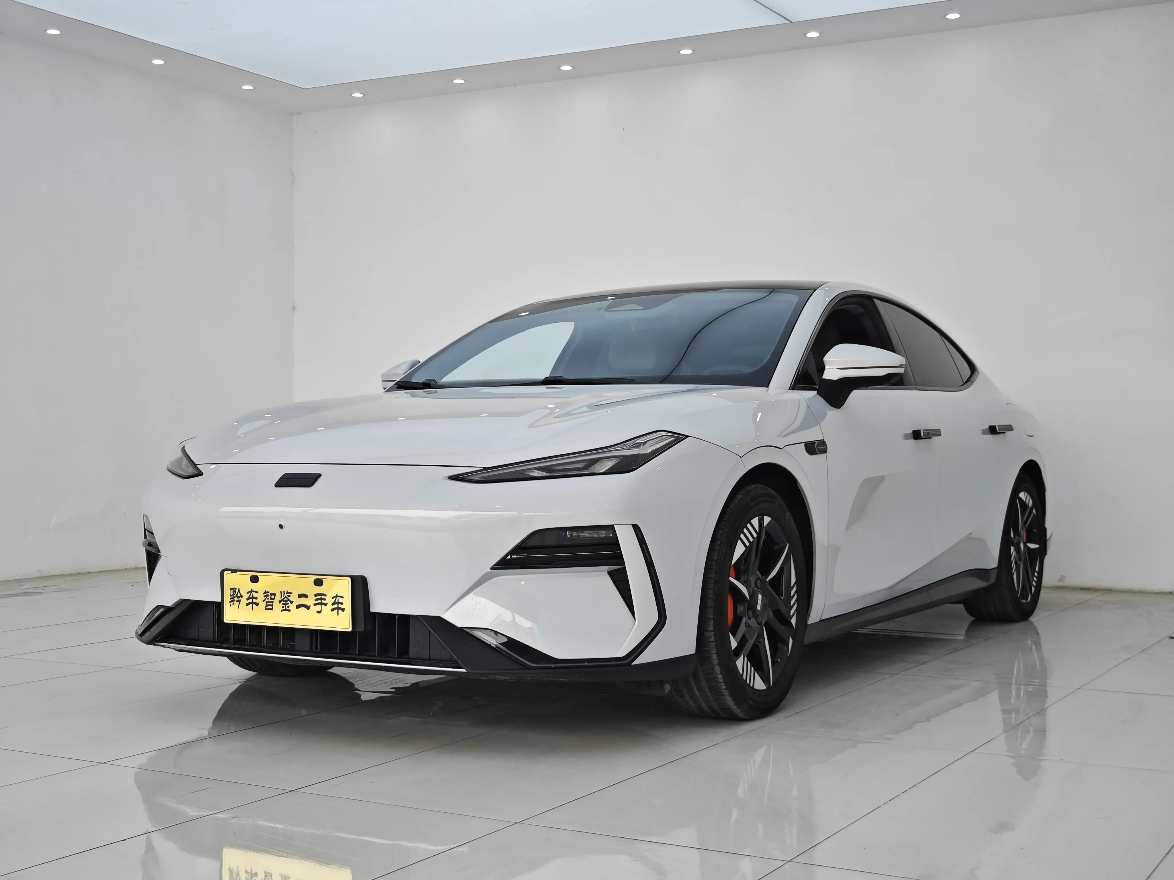 Geely Galaxy E8  из Китая