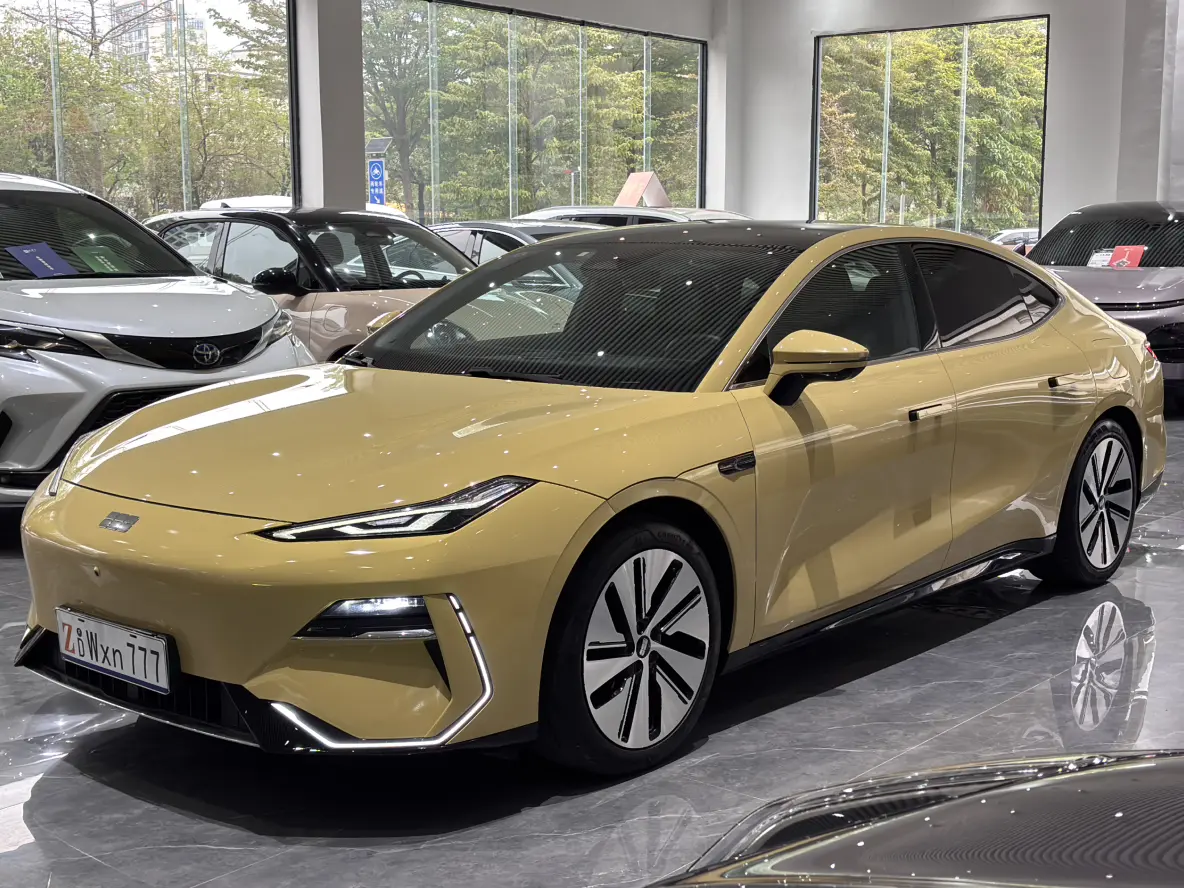 Geely Galaxy E8  из Китая