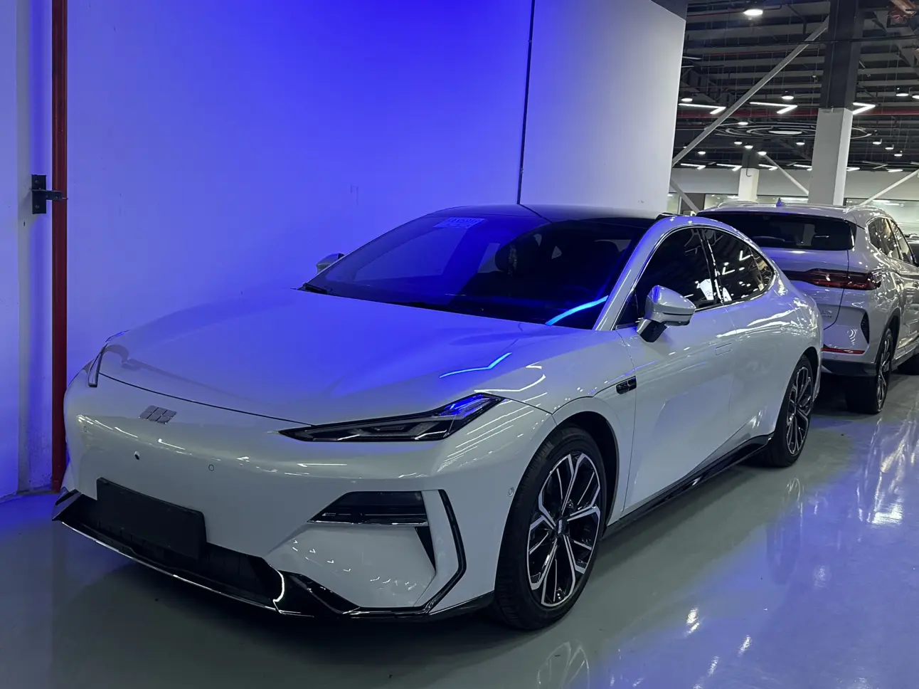 Geely Galaxy E8  из Китая