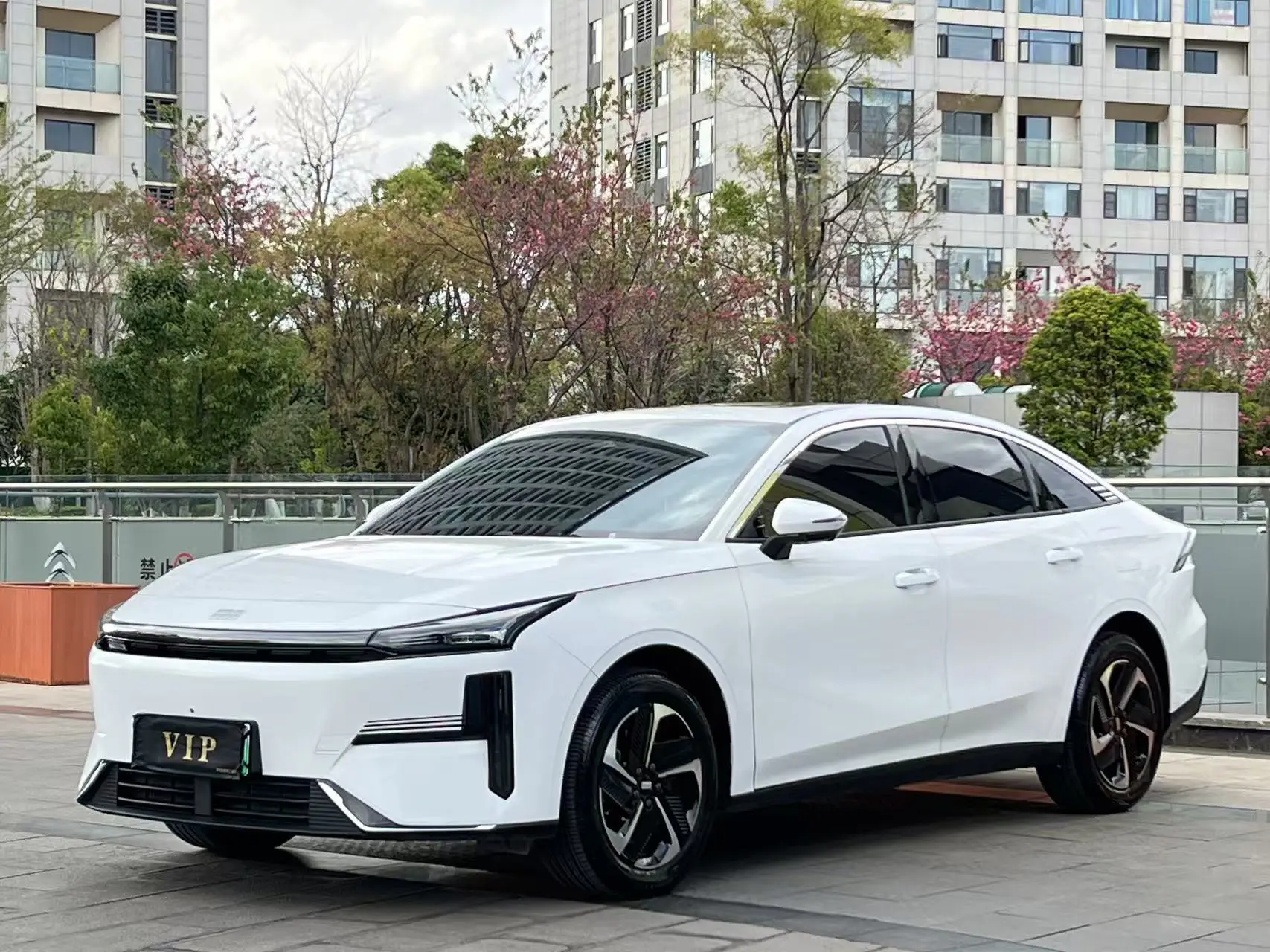 Geely Galaxy L6