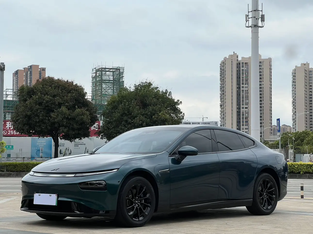 Xpeng P7  из Китая