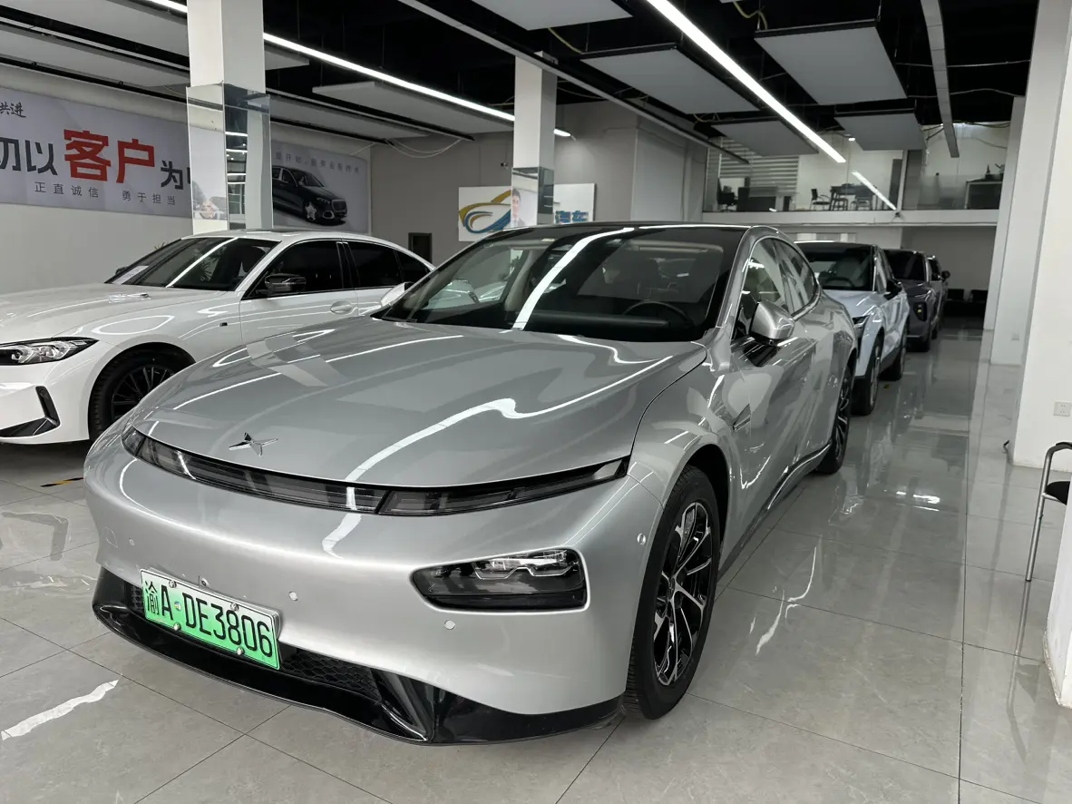 Xpeng P7  из Китая