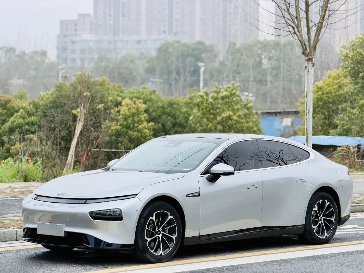 Xpeng P7  из Китая