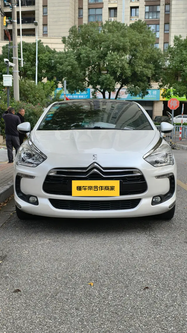 DS 5  из Китая