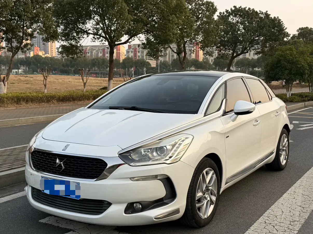 DS 5  из Китая