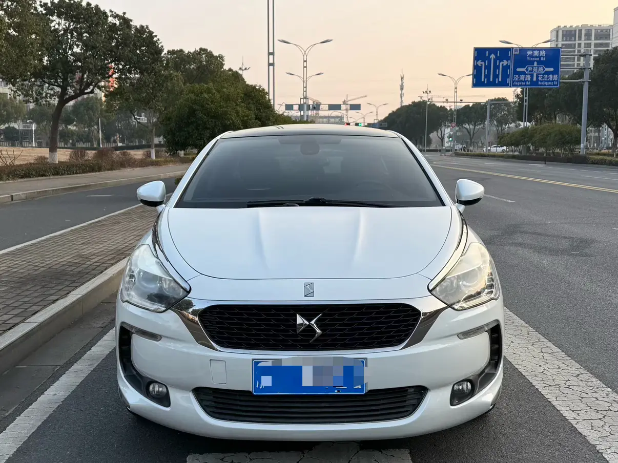 DS 5  из Китая