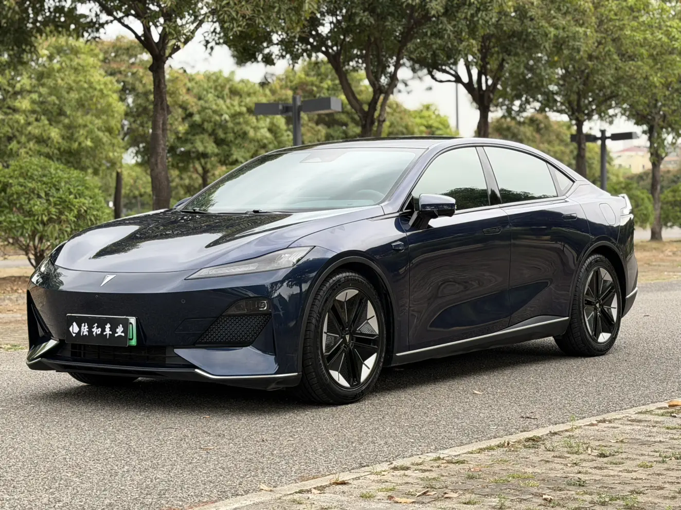 Deepal Dark blue SL03