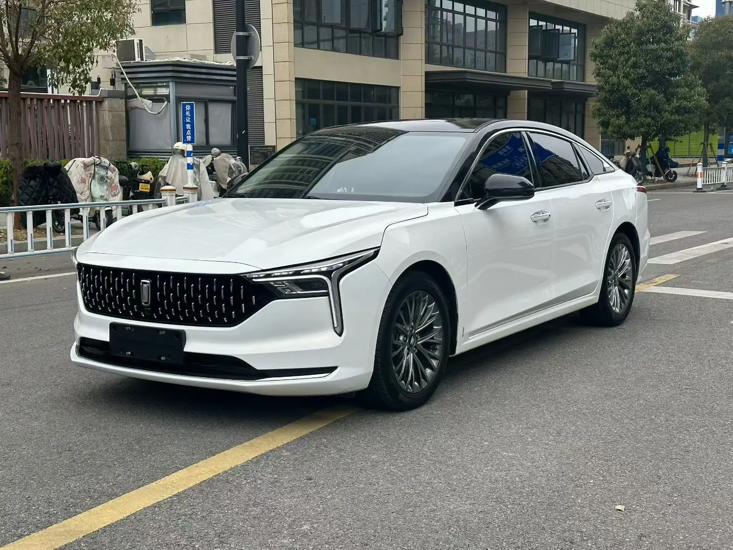 FAW Bestune B70 (Besturn B70)  из Китая