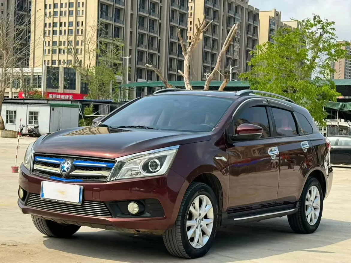 Kai Chen Venucia T70