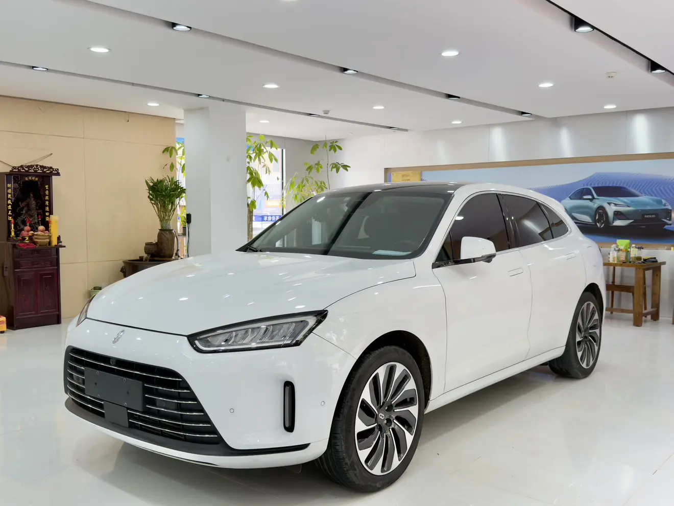 AITO M5