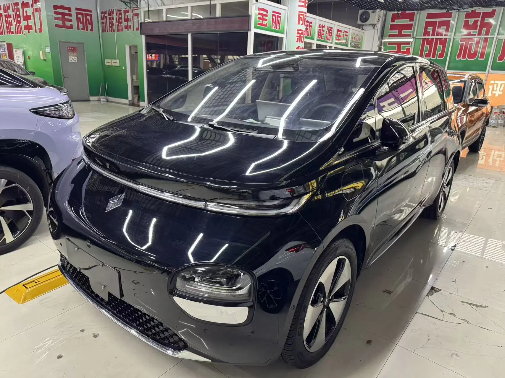 Baojun Clouds  из Китая