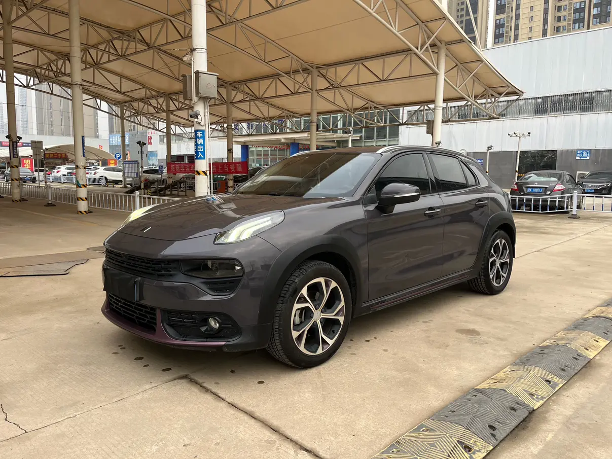 Lynk & Co 02