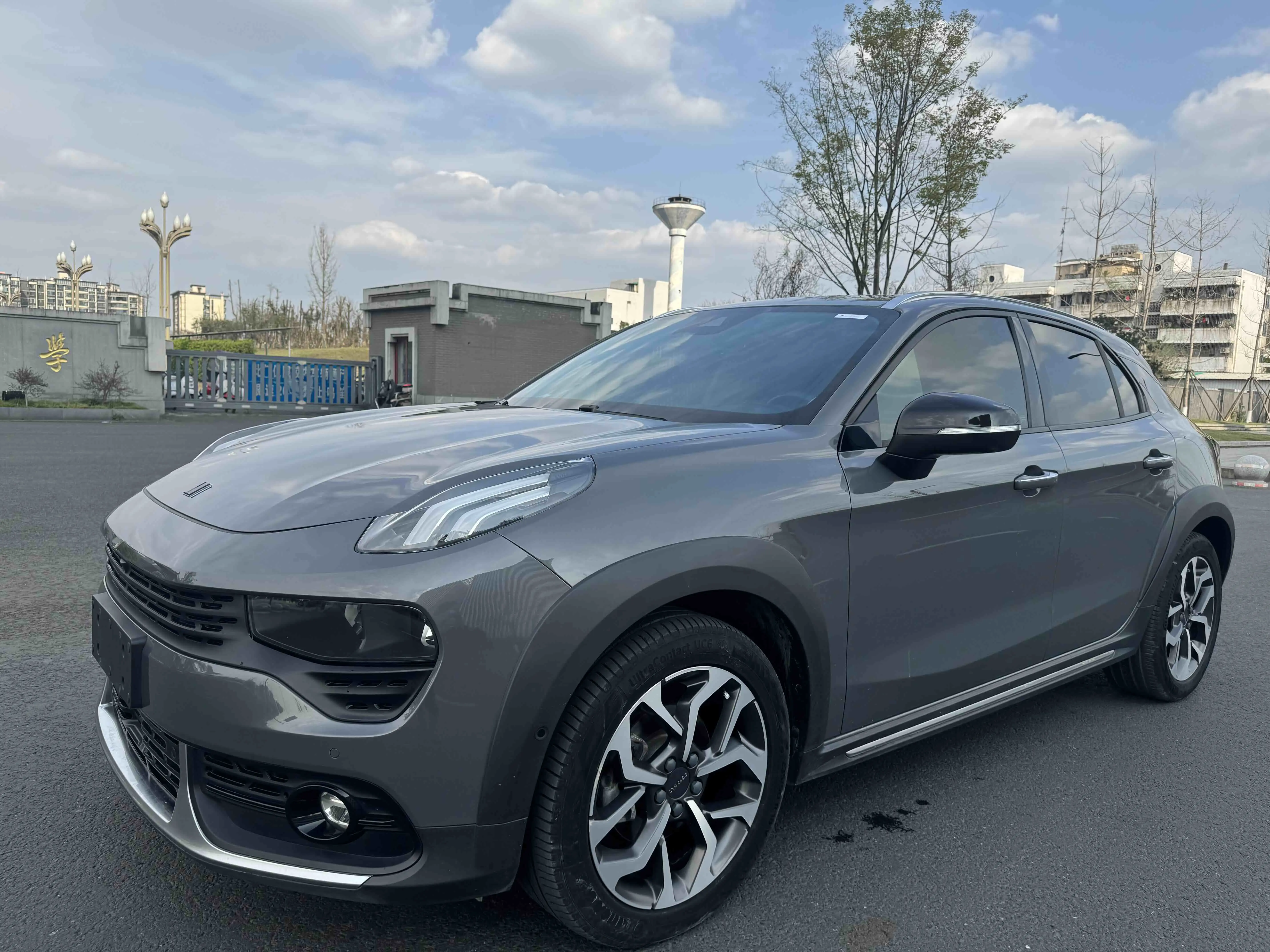 Lynk & Co 02