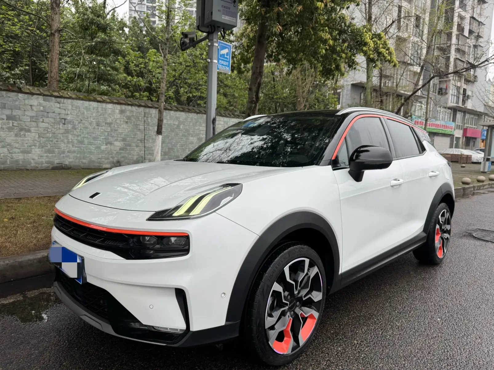 Lynk & Co 06