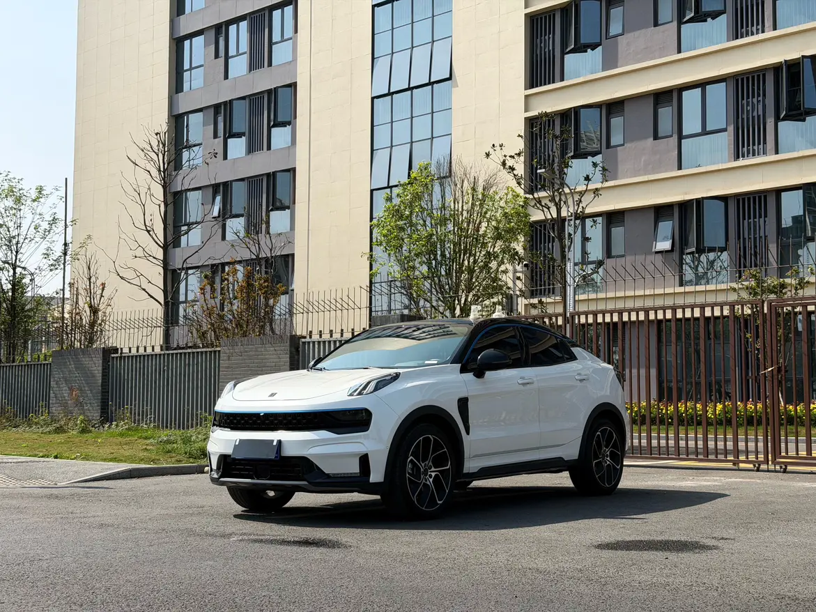 Lynk & Co 05