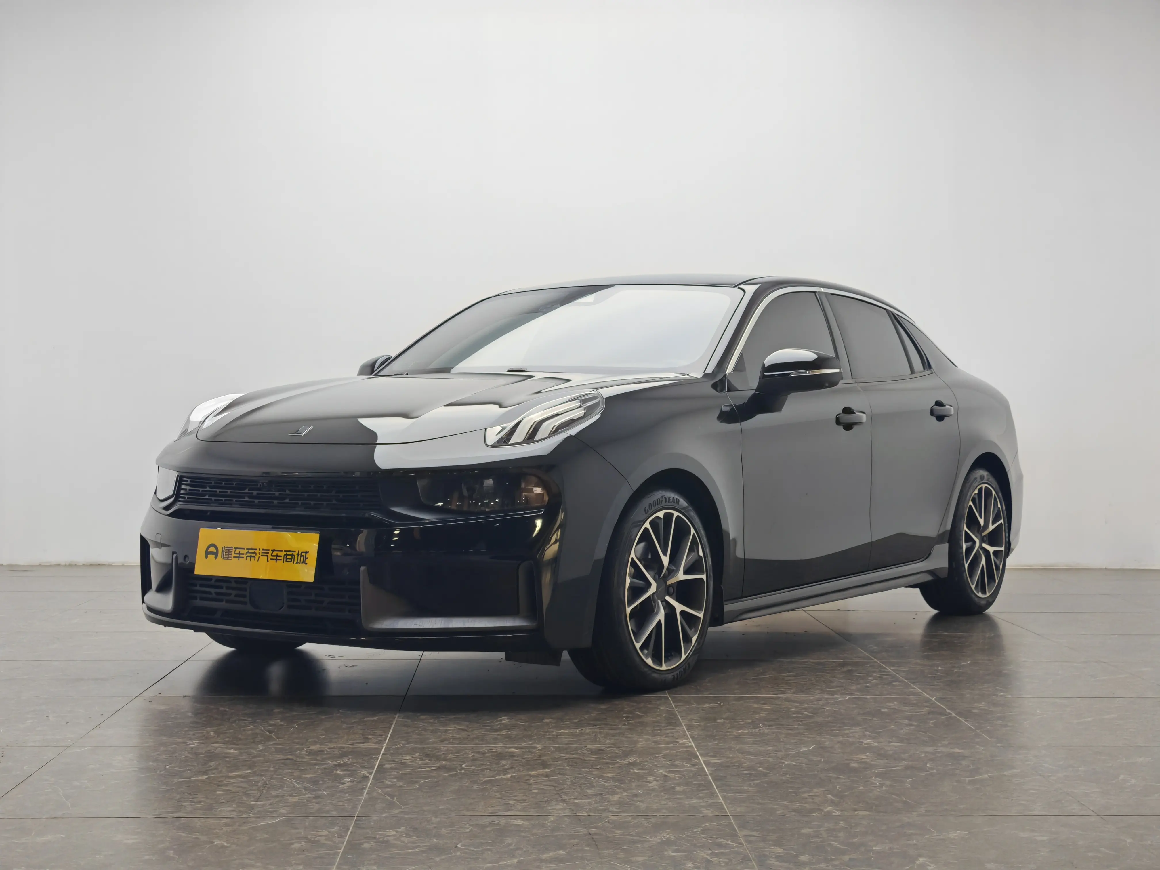 Lynk & Co 03