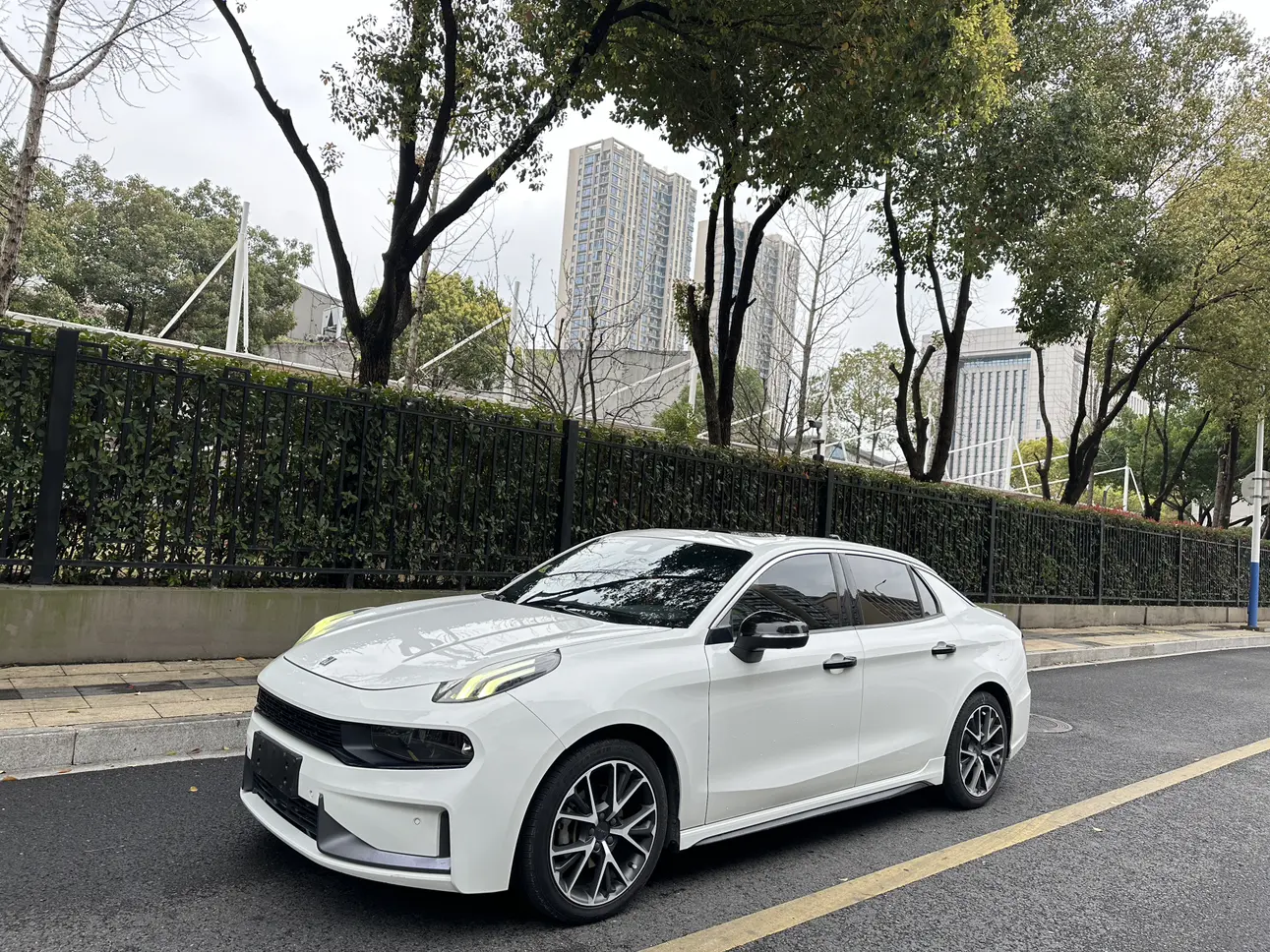 Lynk & Co 03
