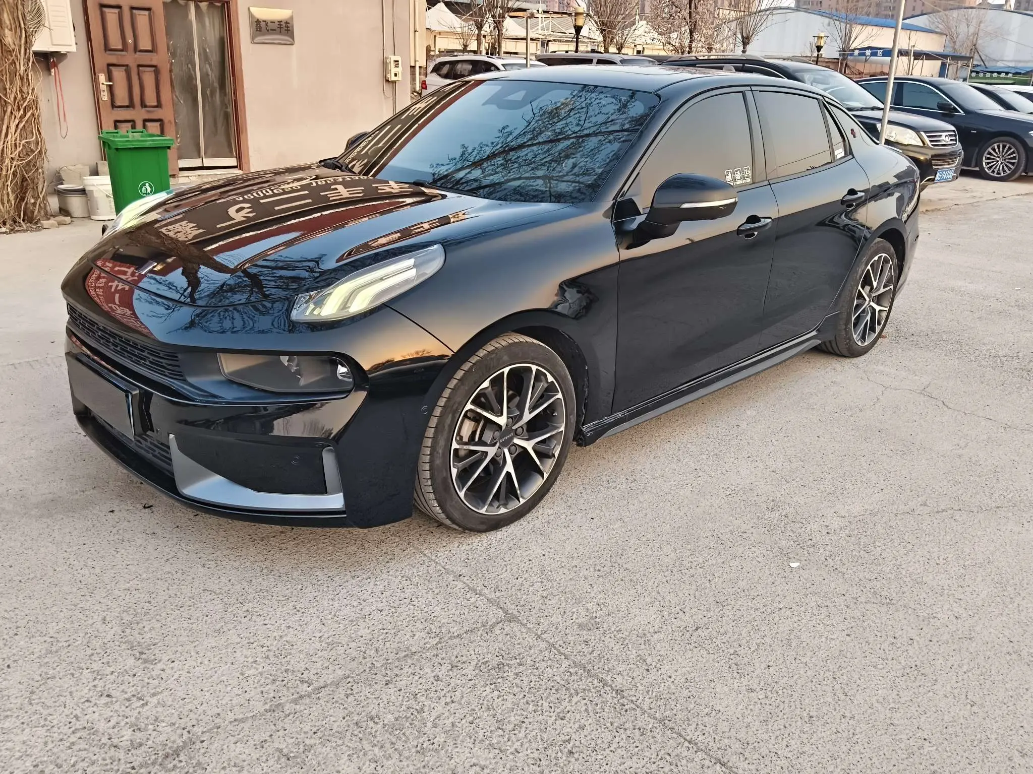 Lynk & Co 03