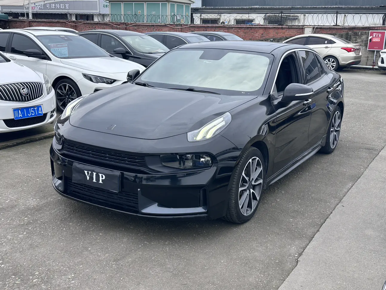Lynk & Co 03