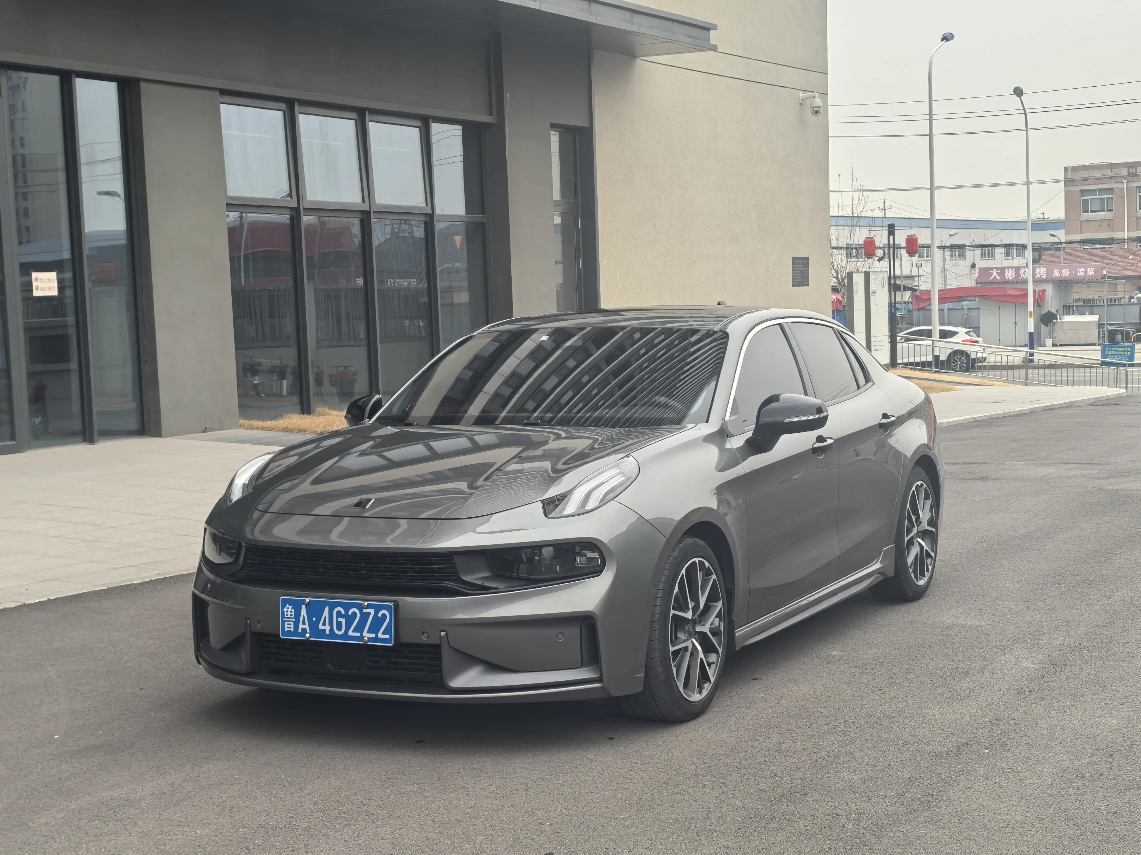 Lynk & Co 03