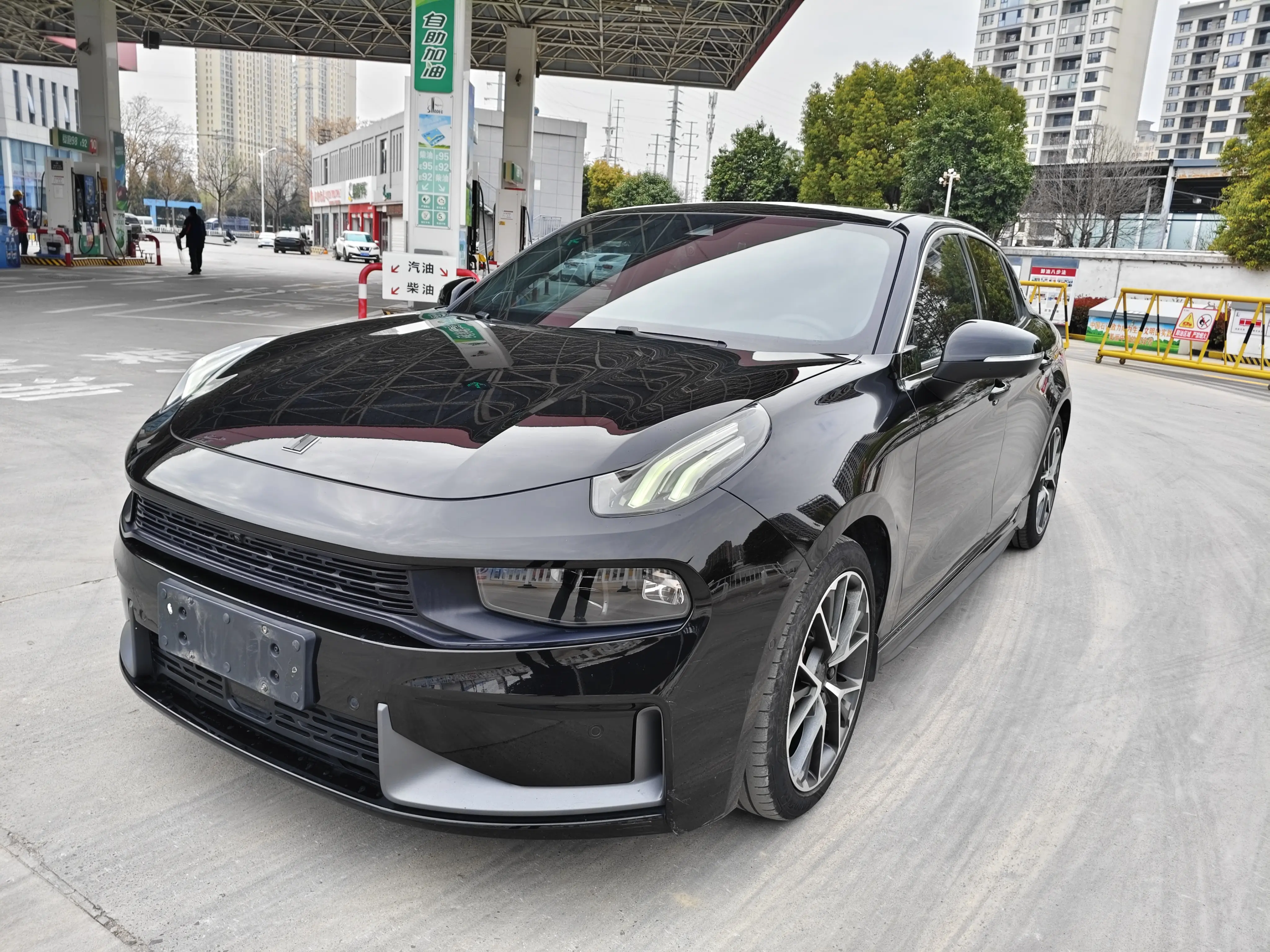 Lynk & Co 03