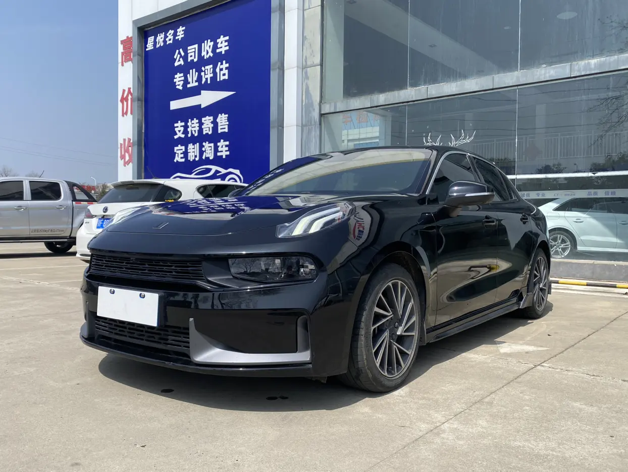 Lynk & Co 03