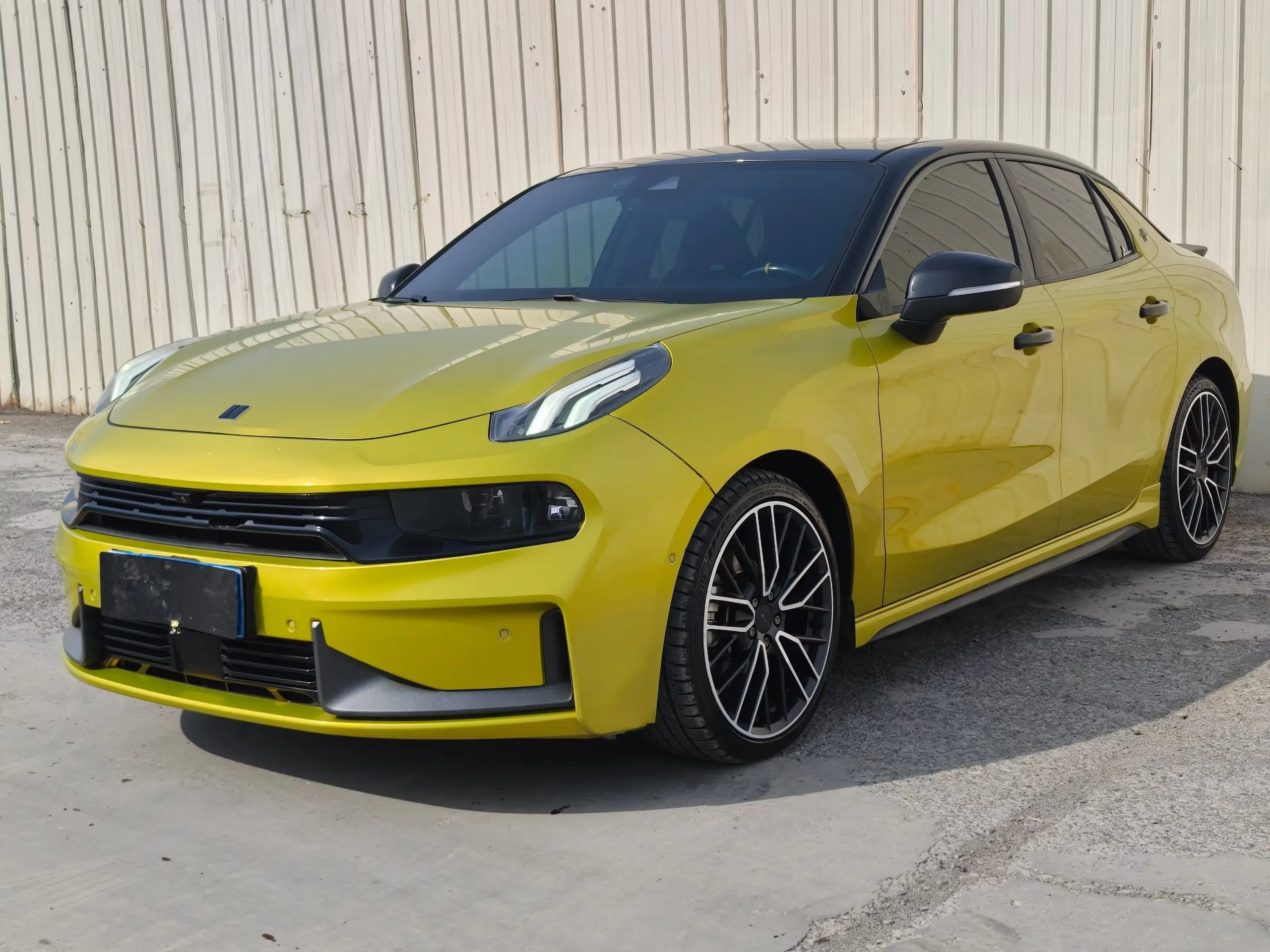 Lynk & Co 03