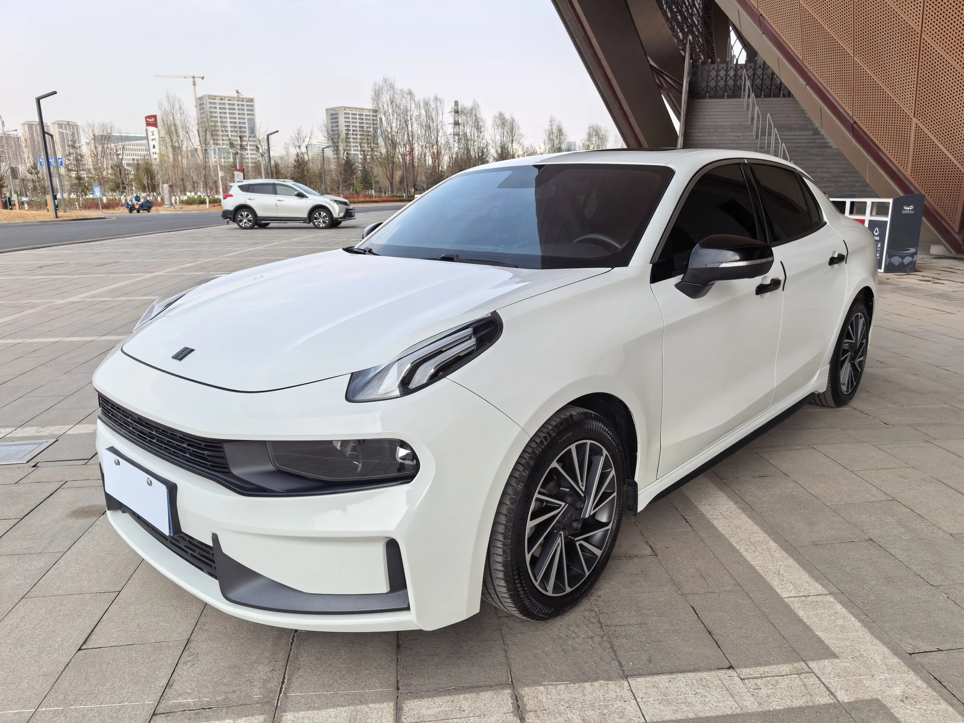 Lynk & Co 03