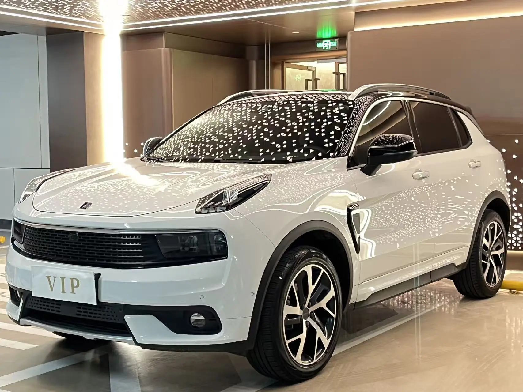 Lynk & Co 01