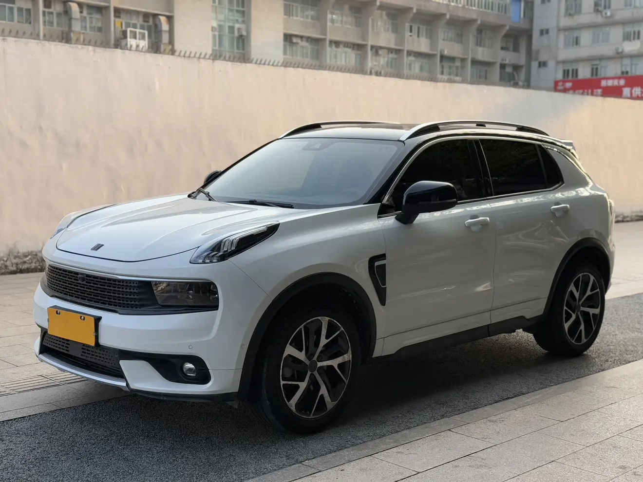 Lynk & Co 01