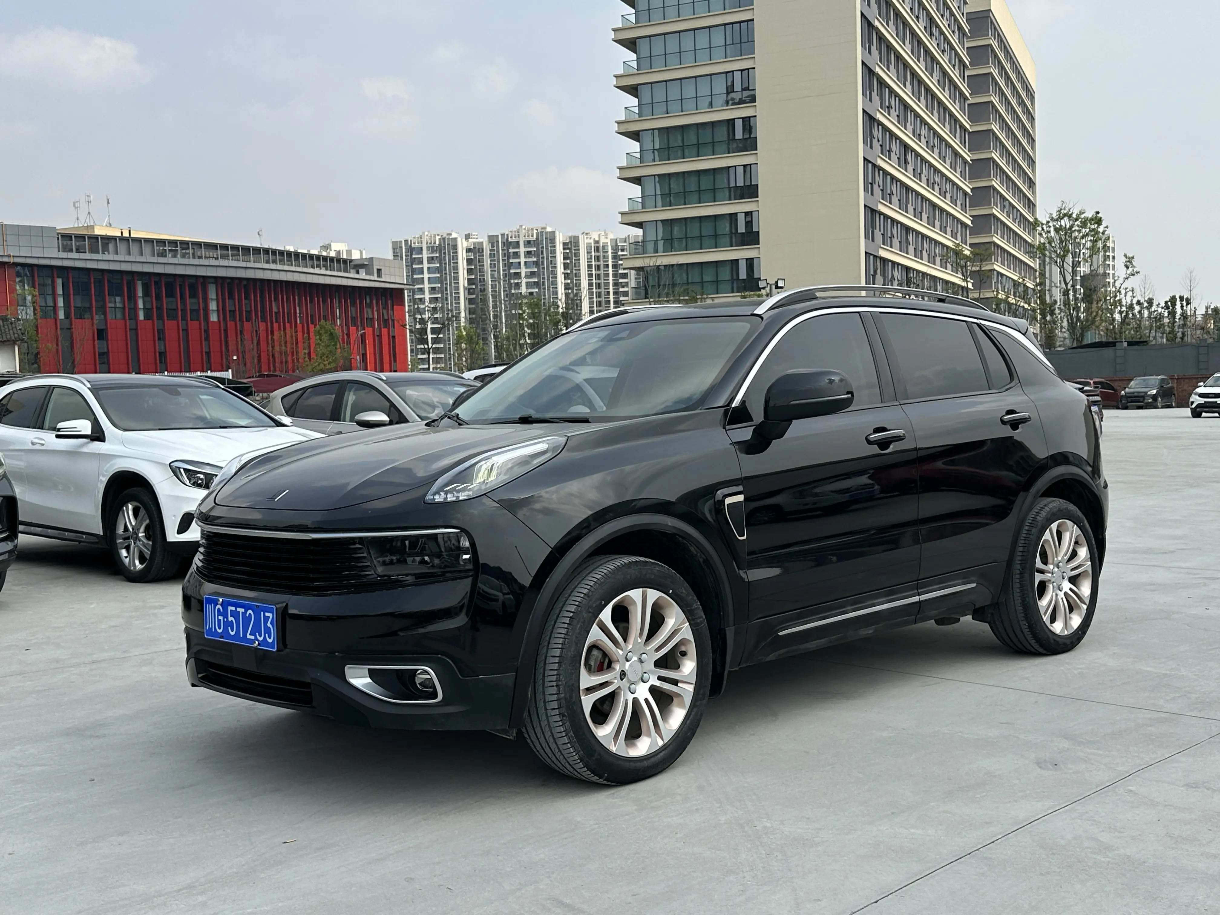 Lynk & Co 01