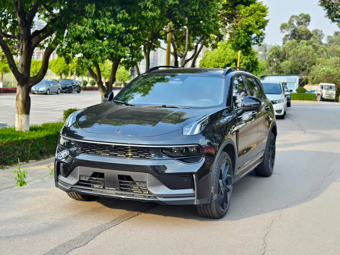 Lynk & Co 01
