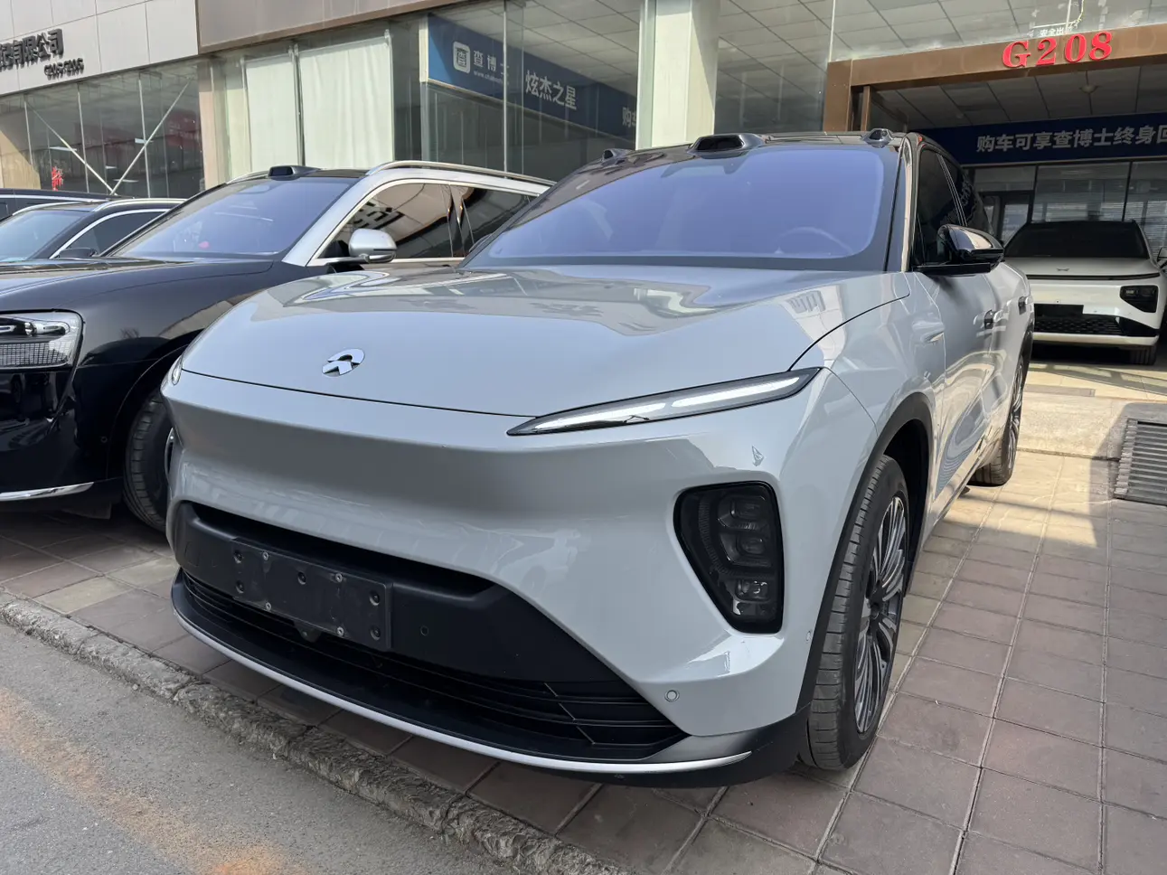 NIO ES8